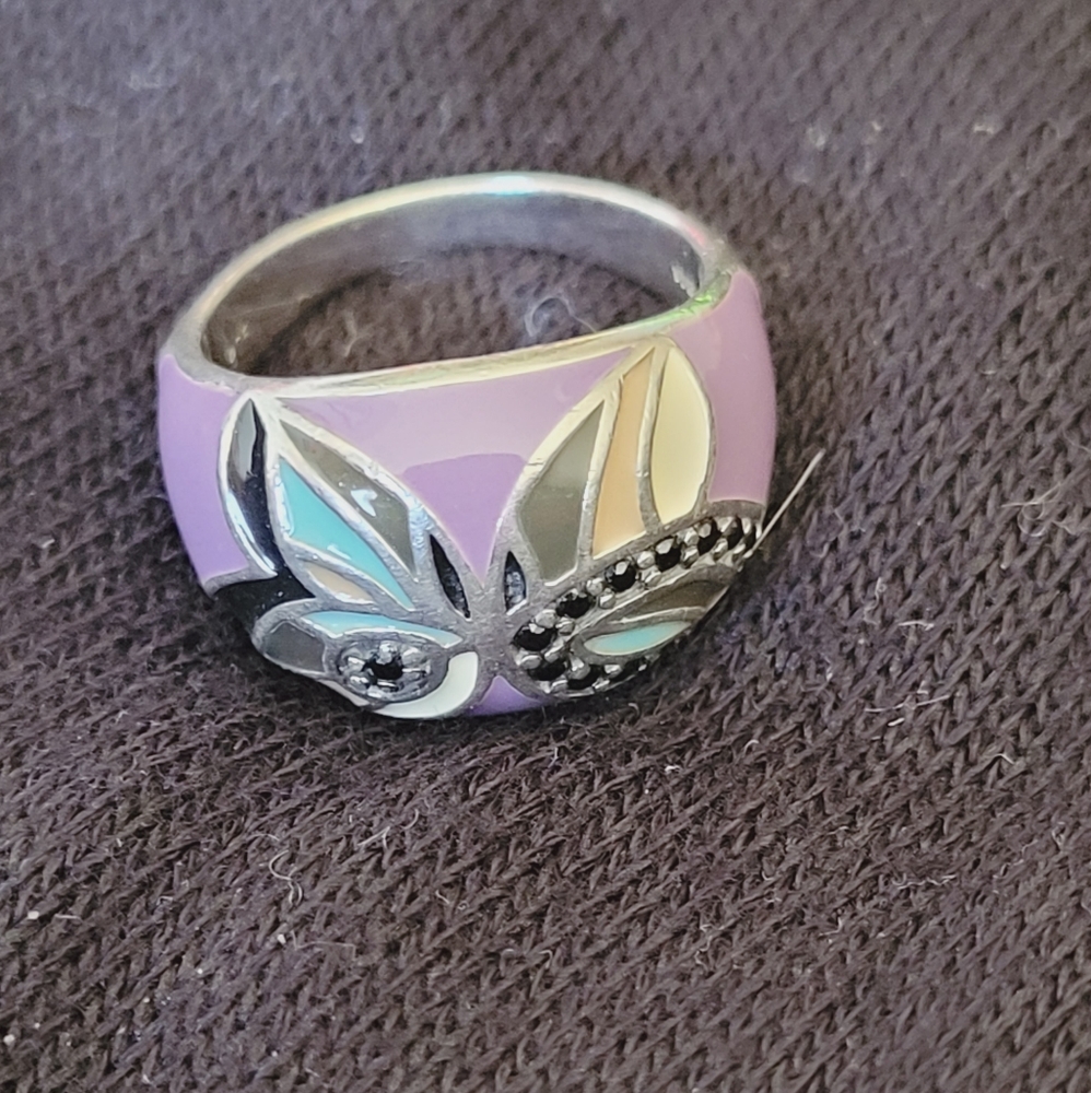 Ring - Picture 2 of 3